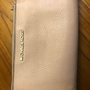 Michael Kors Phone Wallet